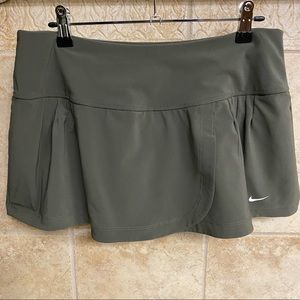 Olive green Nike dri-fit medium tennis skirt